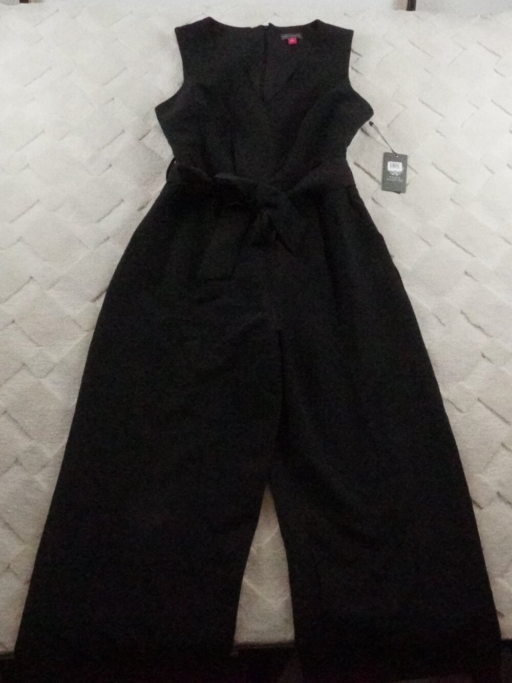 Vince Camuto V-Neck Belted Cropped Jumpsuit Womens 8 in Black Wide Leg